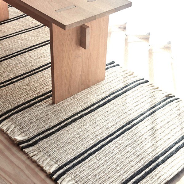 Klupa od masivnog drveta u prirodnoj boji Kotai – OYOY Living Design-image-2