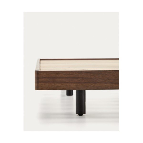 Smeđi bračni krevet od masivne breze bez uzglavlja s podnicom 180x200 cm Norlen – Kave Home-image-2