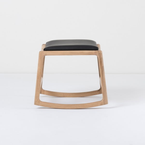 Oslonac za noge s konstrukcijom od masivnog hrastovog drva s crnim detaljem od bivolje kože Gazzda Dedo-image-1