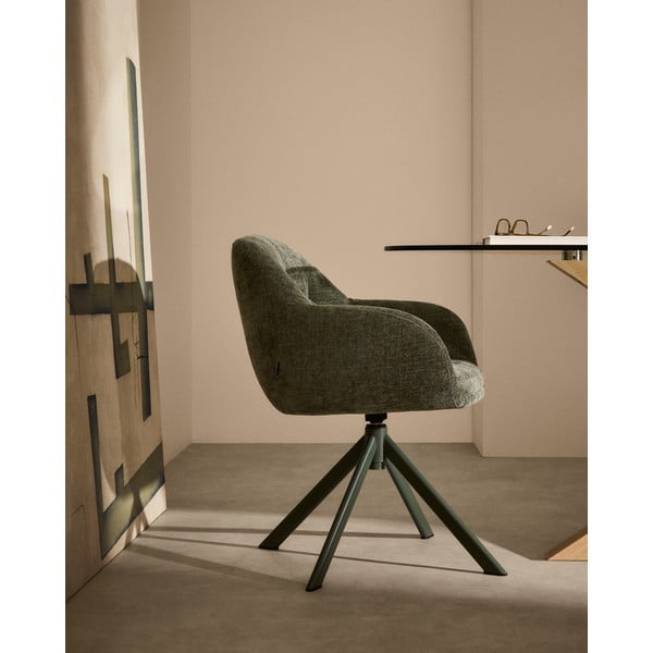 Tamno zelena podstavljena blagovaonska stolica s naslonima za ruke Dorina – Kave Home-image-1