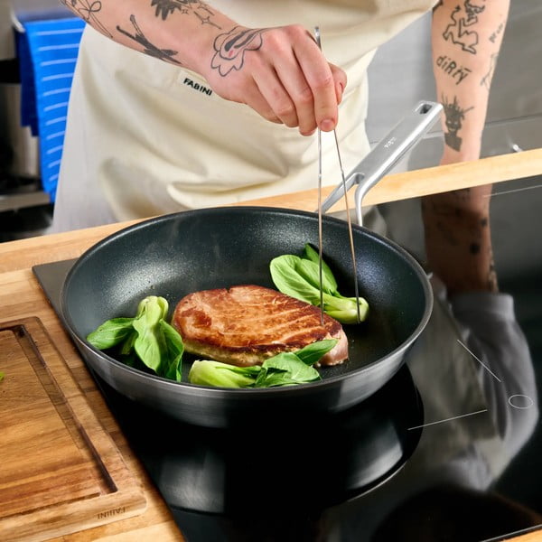 Tava s neprijanjajućom površinom od nehrđajućeg čelika ø 30 cm Lucca 3.0 – FABINI-image-1