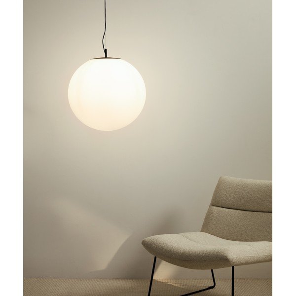 Bijela/crna metalna viseća svjetiljka sa staklenim sjenilom ø 50 cm Brisia – Kave Home-image-1