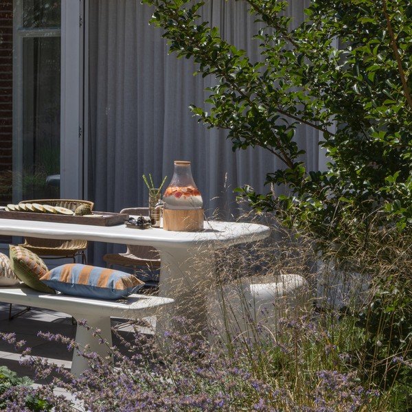 Plastična vrtna klupa boje slonovače Loggia – WOOOD-image-1