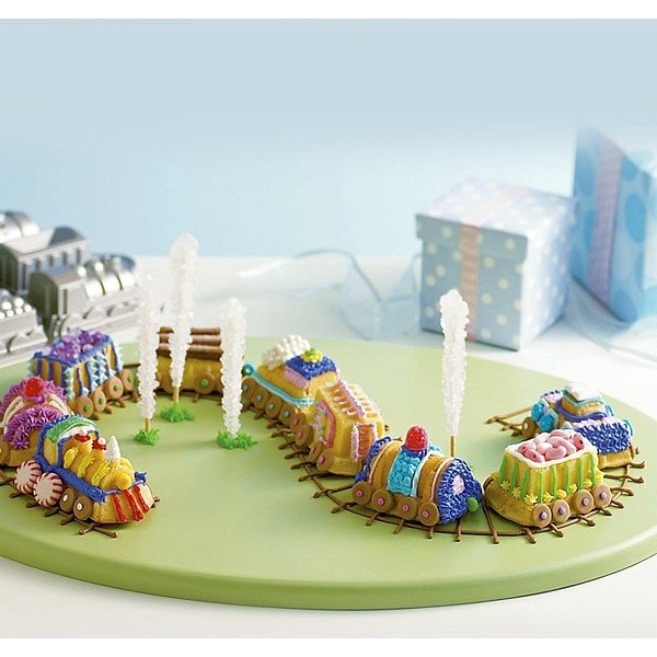 9 mini kalupa u obliku vlaka, srebrna, Nordic Ware Train, 1,2 l-image-1