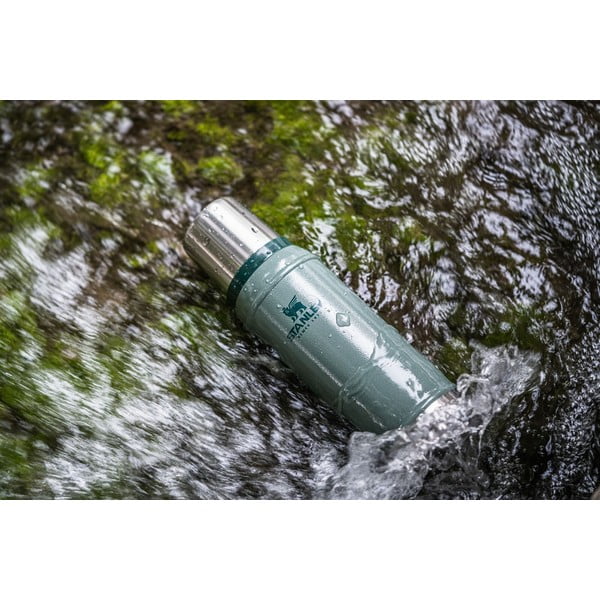 Zelena termosica od nehrđajućeg čelika 750 ml Legendary Classic Hammer Tone Green – Stanley-image-1