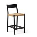Crna/u prirodnoj boji barska stolica od punog hrasta (visine sjedala 65 cm) Yalia – Kave Home