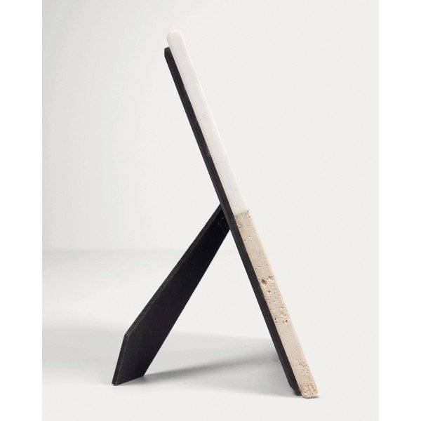 Bijeli kameni stojeći okvir 18x23 cm Uria – Kave Home-image-3