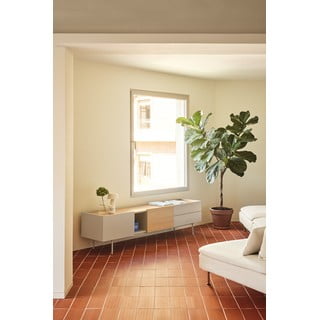 Bež/u prirodnoj boji TV komoda u dekoru hrasta 180x45 cm Otto – Teulat