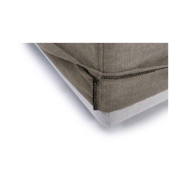 Smeđa sofa s ležaljkom na lijevoj strani Scandic Portlanda-image-4