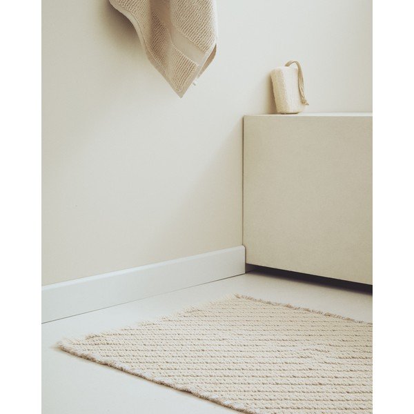 Bež kupaonska prostirka 50x70 cm Janu – Kave Home-image-1