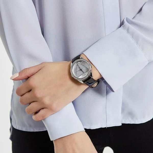 Ženski sat s crnim kožnim remenom Guess W0884L3-image-1