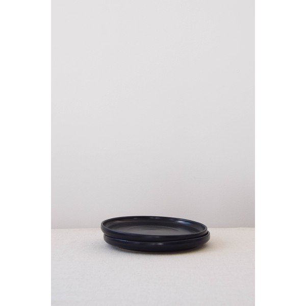 Mali tanjur od crne keramike ÅOOMI Luna, ø 20 cm-image-1