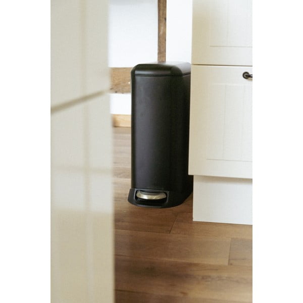 Mat crna željezna kanta za smeće s pedalom 12 l Design – Wenko-image-2