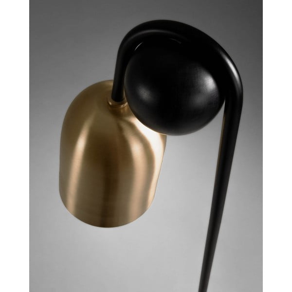 Crna/u zlatnoj boji stojeća svjetiljka s metalnim sjenilom (visina 180 cm) Natsumi – Kave Home-image-2