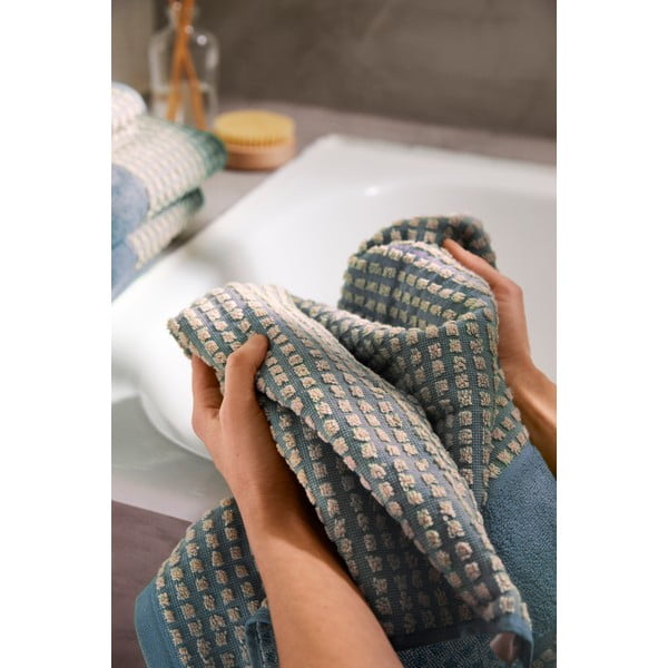 Svijetlo plavo-bež ručnik od organskog pamuka 50x100 cm Check – JUNA-image-4