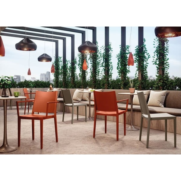 Svjetlo smeđa plastična vrtna stolica Mosk – Rojaplast-image-1