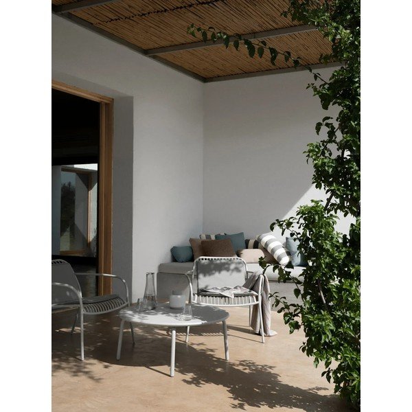 Svijetlo siva metalna vrtna fotelja Yua Wire – Blomus-image-3