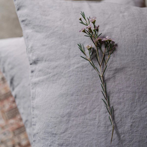 Lanena jastučnica 80x80 cm Light Grey – Linen Tales-image-1