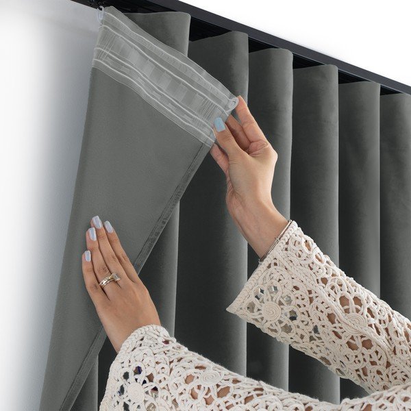 Tamno siva zavjesa za djelomično zamračenje od samta 140x225 cm Velto – Filumi-image-2