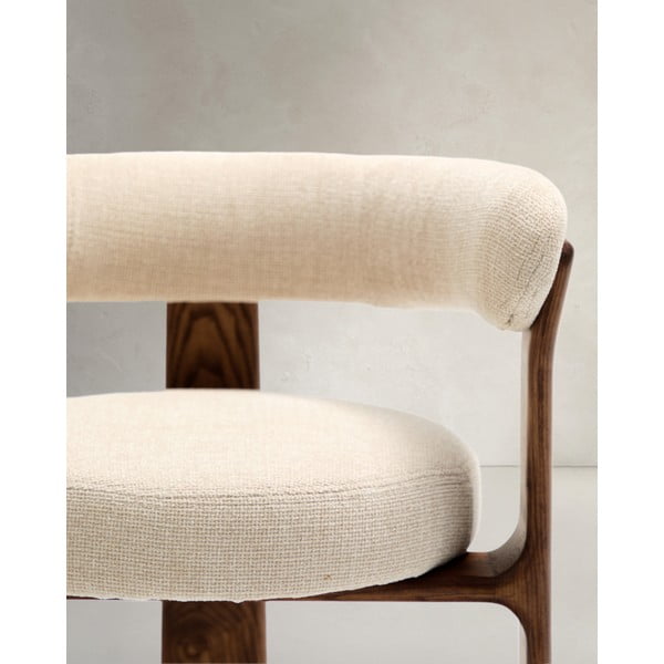 Smeđa/bež blagovaonska stolica s naslonima za ruke od čvrste jeseni Granite – Kave Home-image-3