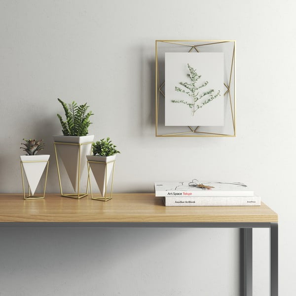 Metalni stojeći/viseći okvir u zlatnoj boji 25x30 cm Prisma – Umbra-image-4