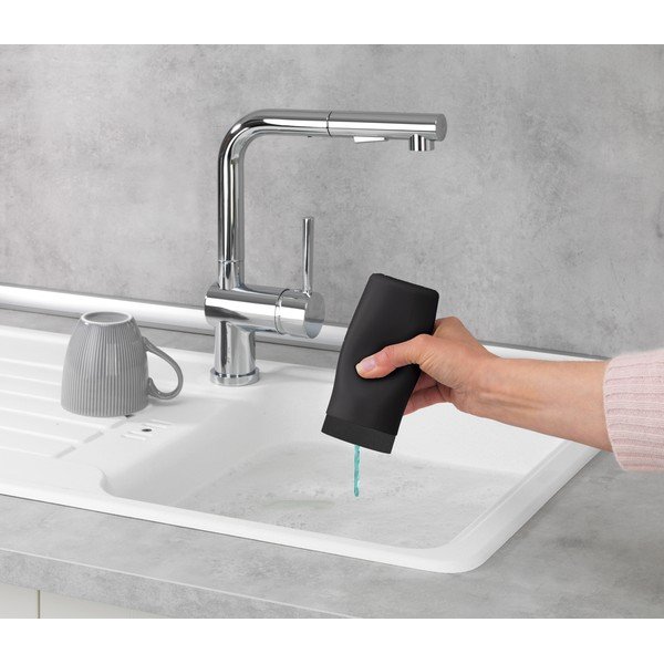 Crni silikonski dozator sapuna Wenko Easy Squeez-e-image-1