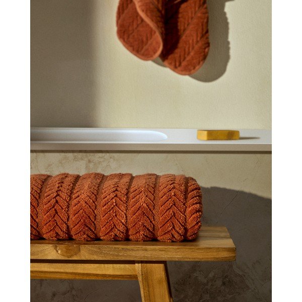 Pamučan ručnik od frotira boje terakote 50x90 cm Rune – Kave Home-image-1