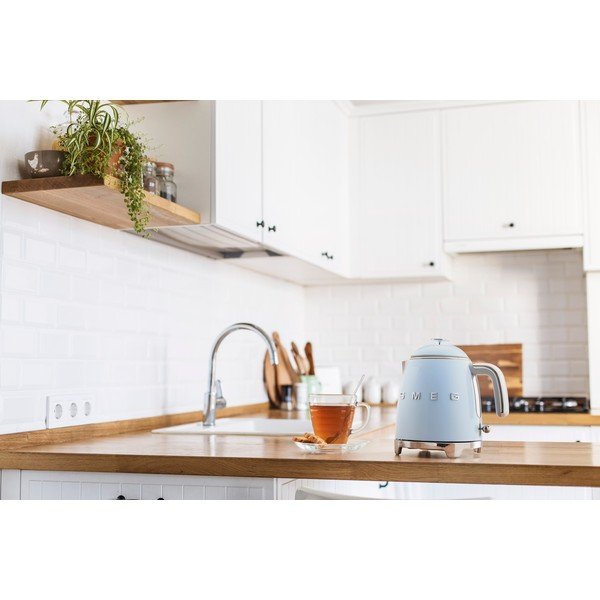 Svijetlo plavo kuhalo za vodu od nehrđajućeg čelika 800 ml Retro Style – SMEG-image-1