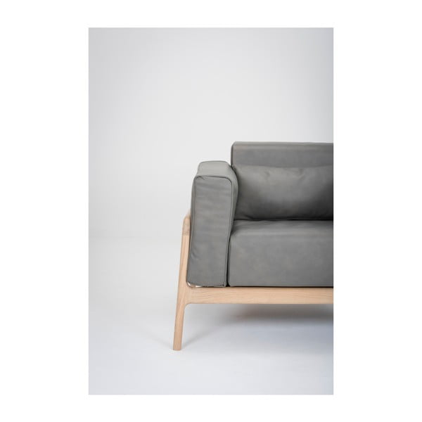 Tamnosiva fotelja od bivolje kože s konstrukcijom od masivnog hrasta Gazzda Fawn-image-2