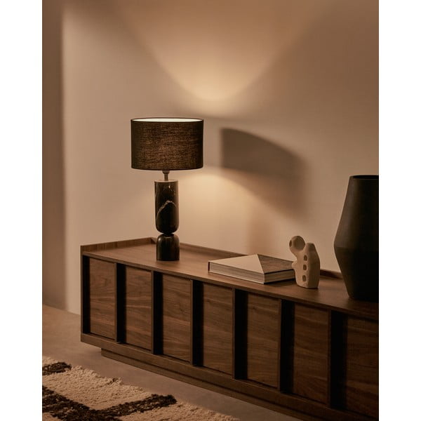 Crna mramorna stolna lampa s tekstilnim sjenilom (visina 57 cm) Vex – Kave Home-image-1