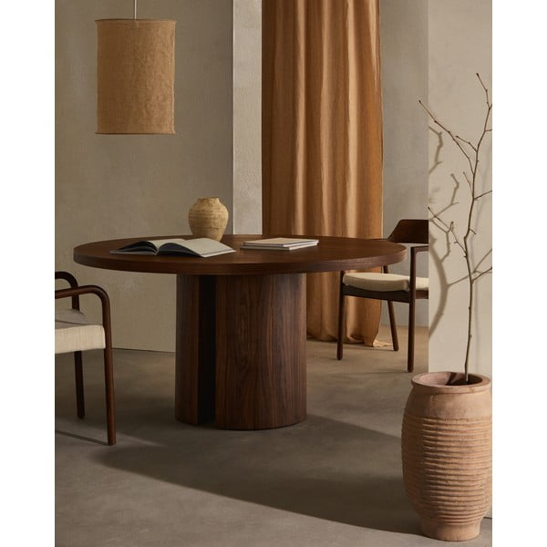 Smeđi okrugli blagovaonski stol u dekoru oraha ø 150 cm Nealy – Kave Home-image-1