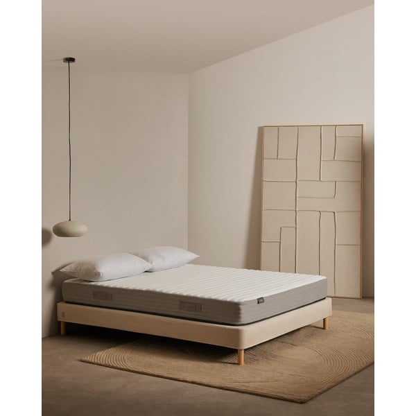 Srednje tvrd madrac od pjene s termo regulacijom 135x190 cm Yoko – Kave Home-image-1