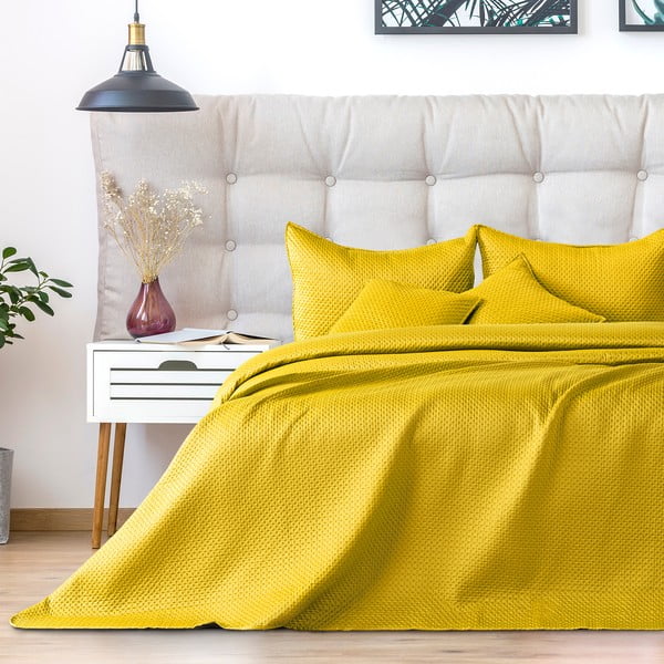 Žuti prekrivač za bračni krevet DecoKing Carmen, 240 x 220 cm