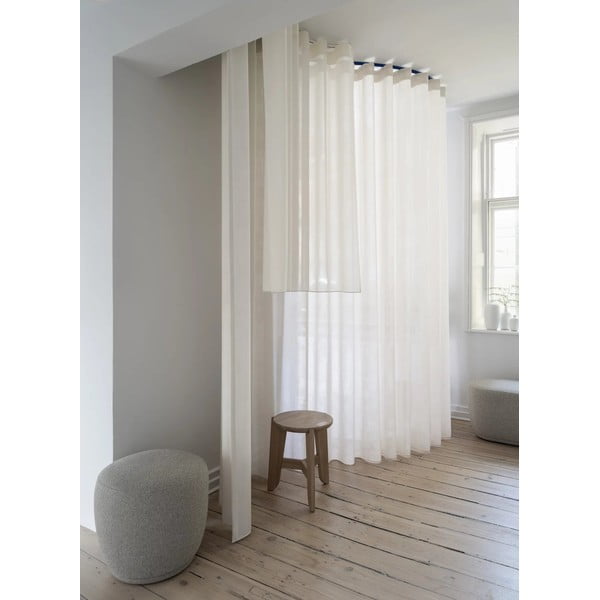 Siva sofa od bouclé tkanine 137,5 cm KUON – Blomus-image-1