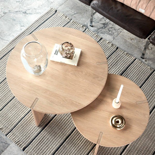 Okrugao stolić za kavu od punog hrasta u prirodnoj boji ø 90 cm Oy – OYOY Living Design-image-1