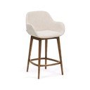 Bež podstavljena barska stolica s naslonima za ruke (visine sjedala 66 cm) Konna – Kave Home