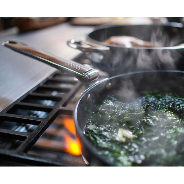 Tave u setu 2 kom s keramičkim premazom Space – Joseph Joseph-image-4