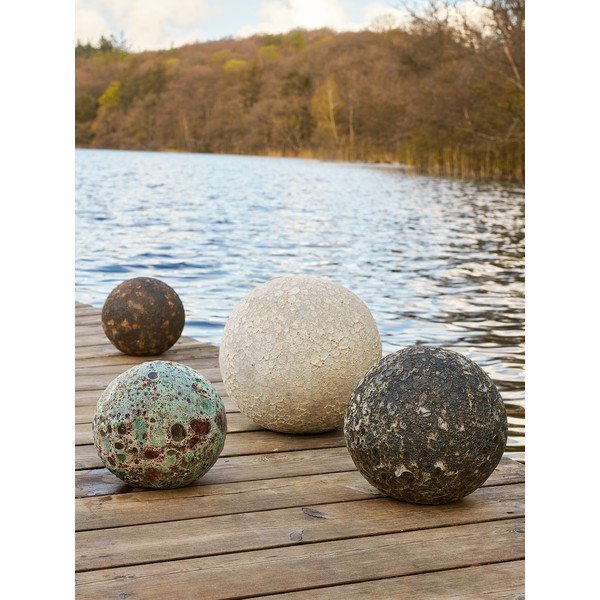 Ukrasna kugla za vrt od terakote Reese – Bloomingville-image-1