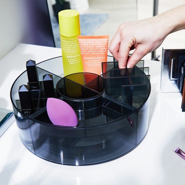 Mat crni kupaonski kozmetički organizator od reciklirane plastike Cosmetic Carousel - iDesign-image-1