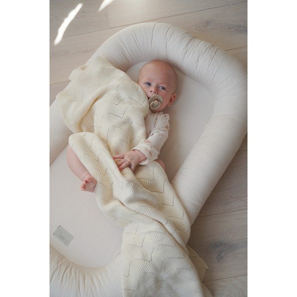 Bež gnijezdo za bebe 52x84 cm Classic Stripes Camel – Cam Cam Copenhagen-image-1