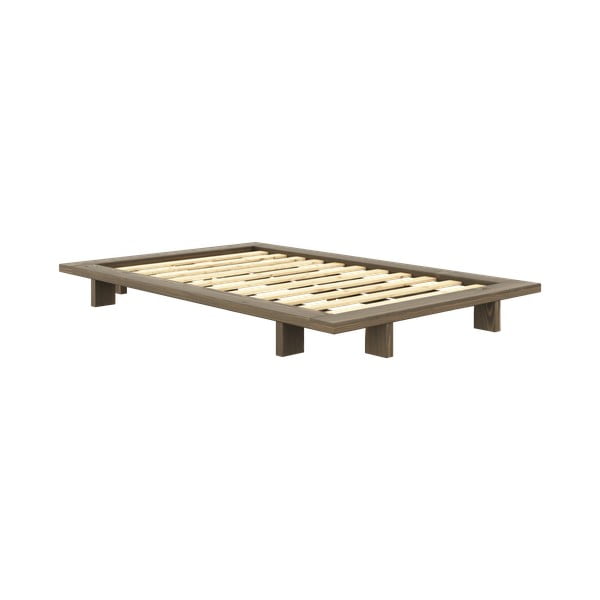 Smeđi krevet od masivnog bora s podnicom 120x200 cm Japan – Karup Design