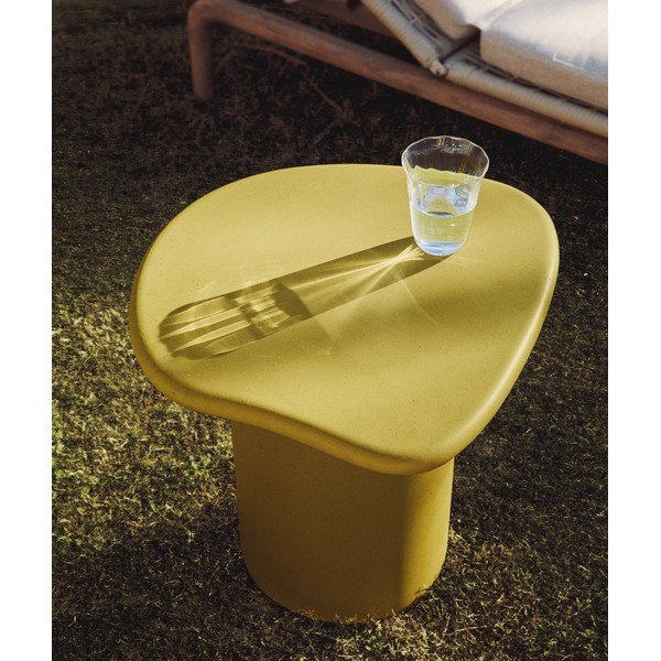 Vrtni stolić betonski 47x48 cm Macarella – Kave Home-image-1