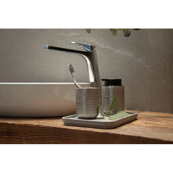 Keramička čašica za četkice za zube srebrne boje Vilalba - Wenko-image-2