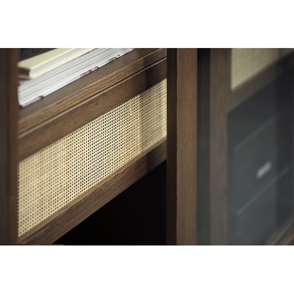 Tamno smeđa vitrina u dekoru hrasta s kliznim vratima 110x160 cm Barrali – Unique Furniture-image-4