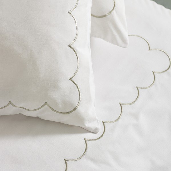 Bijela/zelena posteljina za bračni krevet/za produženi krevet 230x220 cm Scallop Border – Catherine Lansfield-image-3