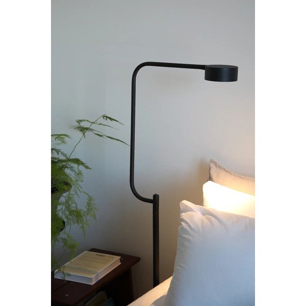 Crna LED stojeća svjetiljka s mogućnosti zatamnjivanja s metalnim sjenilom (visina 130 cm) Hugo – Markslöjd-image-2