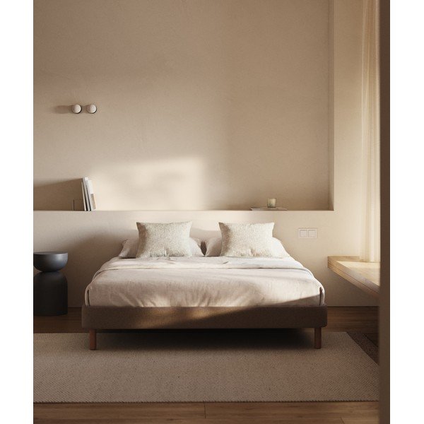 Smeđi tapecirani bračni krevet bez uzglavlja 160x200 cm Ofelia – Kave Home-image-1