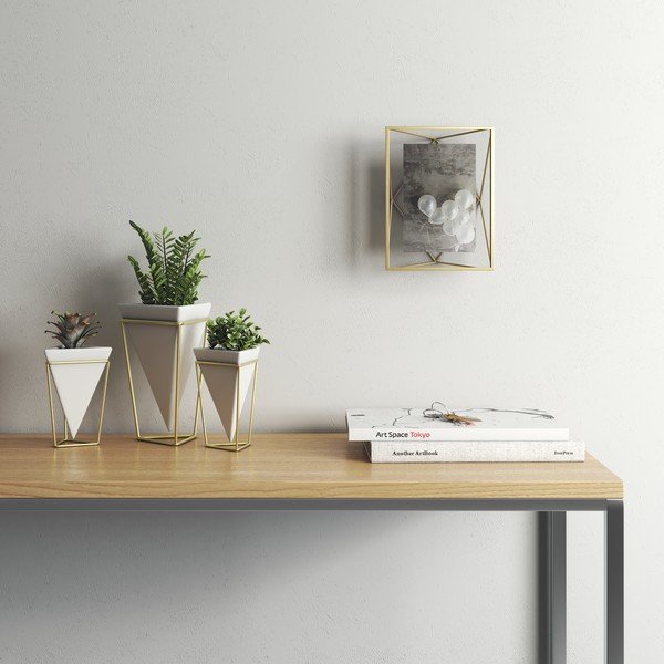 Metalni stojeći/viseći okvir u zlatnoj boji 15x20 cm Prisma – Umbra-image-3