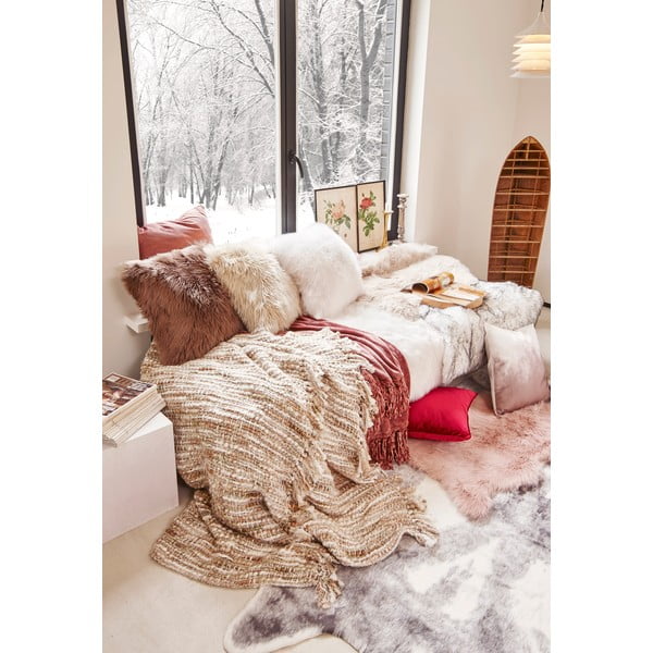 Smeđi ukrasni jastuk od umjetnog krzna Tiseco Home Studio, 45 x 45 cm-image-1