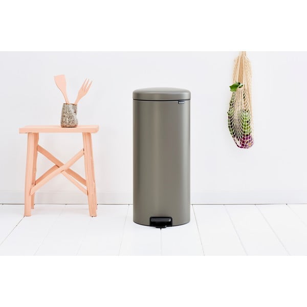 Siva željezna kanta za smeće s pedalom 30 l NewIcon – Brabantia-image-1